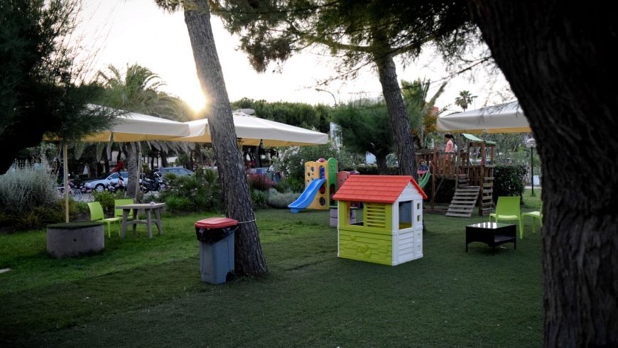 Area Bimbi Giochi In Giardino Ristorante Chalet Lido Nordest Ristorante Di Pesce Pizzeria Spiaggia Mare Grottammare San Benedetto Del Tronto Ascoli Piceno Marche