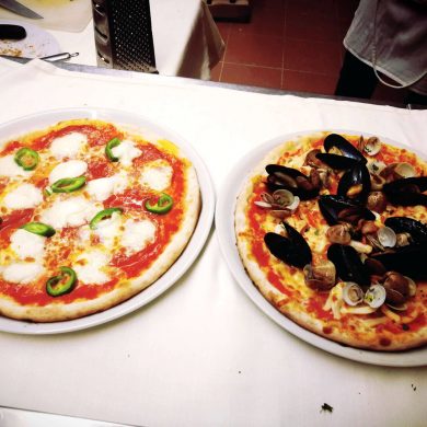 Bufala Con Peperoni E Frutti Di Mare Ristorante Chalet Lido Nordest Ristorante Di Pesce Pizzeria Spiaggia Mare Grottammare San Benedetto Del Tronto Ascoli Piceno Marche