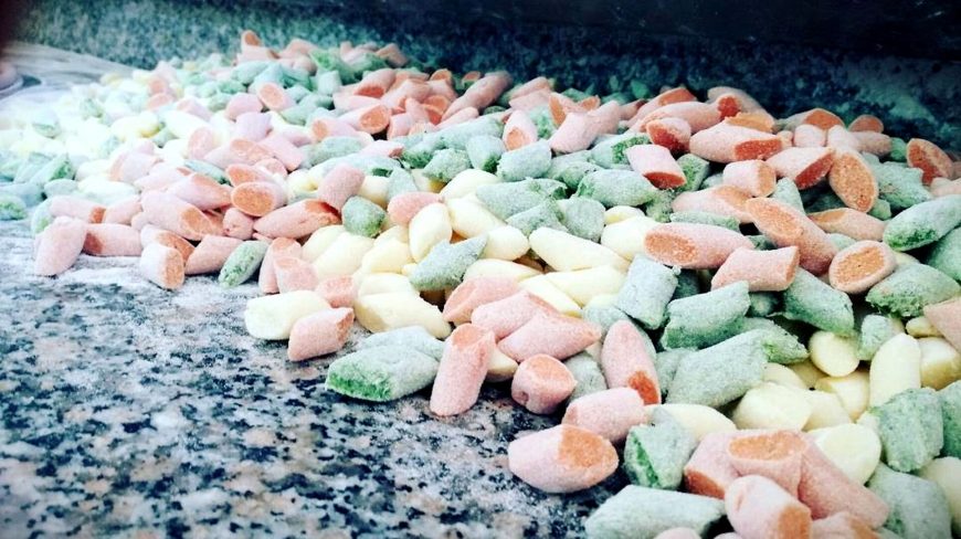 Gnocchetti Tricolore In Preparazione Ristorante Chalet Lido Nordest Ristorante Di Pesce Pizzeria Spiaggia Mare Grottammare San Benedetto Del Tronto Ascoli Piceno Marche 1