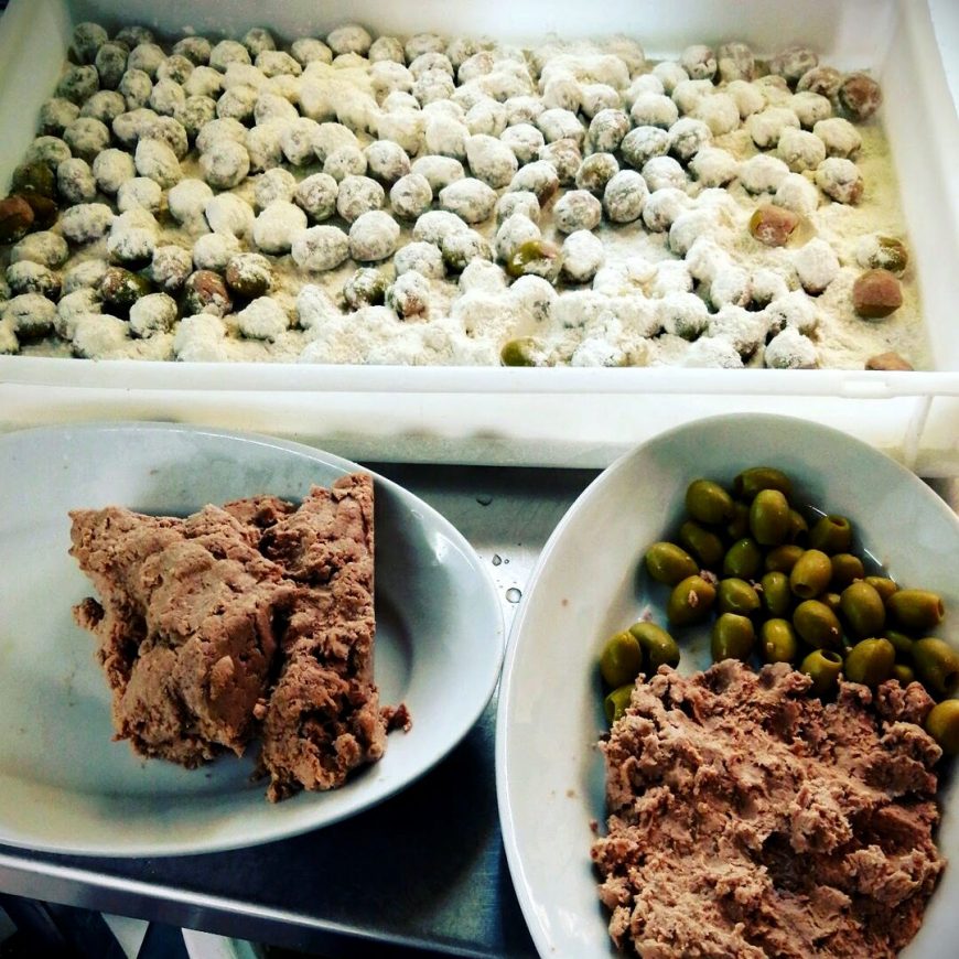 Olive Ascolane In Preparazione Ristorante Chalet Lido Nordest Ristorante Di Pesce Pizzeria Spiaggia Mare Grottammare San Benedetto Del Tronto Ascoli Piceno Marche 2