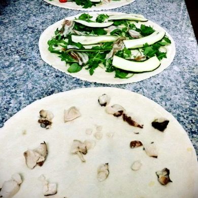 Prepariamo la pizza Ristorante Chalet Lido Nordest Ristorante Di Pesce Pizzeria Spiaggia Mare Grottammare San Benedetto Del Tronto Ascoli Piceno Marche