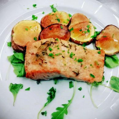 Trancio Di Salmone Norvegese Ristorante Chalet Lido Nordest Ristorante Di Pesce Pizzeria Spiaggia Mare Grottammare San Benedetto Del Tronto Ascoli Piceno Marche 1